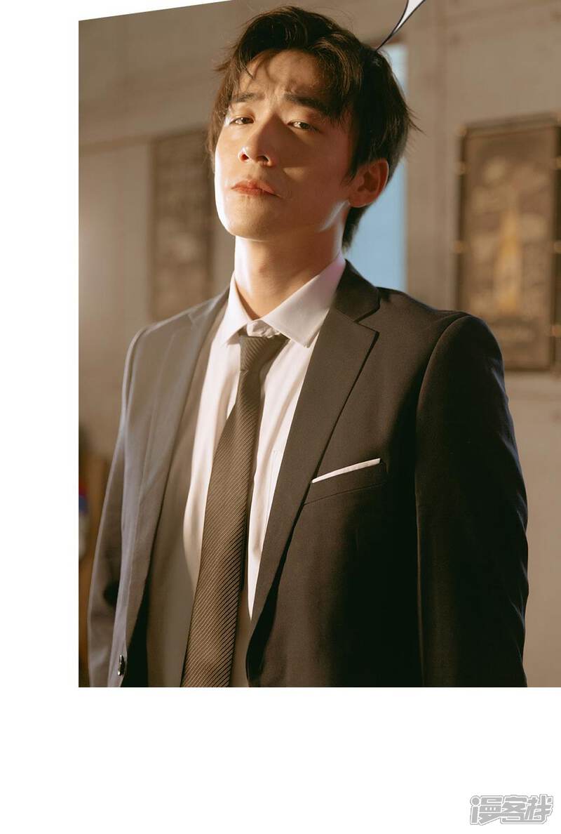 第28话他在帮我出气？-万丈光芒不及你（真人漫）-传奇漫业（第12张）